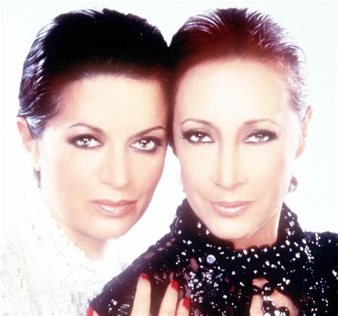 baccara laura mendiola|Muere a los 69 años María Mendiola, la 'dama de blanco' de .